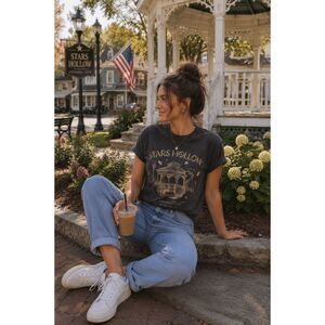 Stars Hollow Connecticut Tee Very Soft Small New Preppy Classic Gilmore Girls